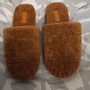 Vince (Lamb Fur) Women's Slippers